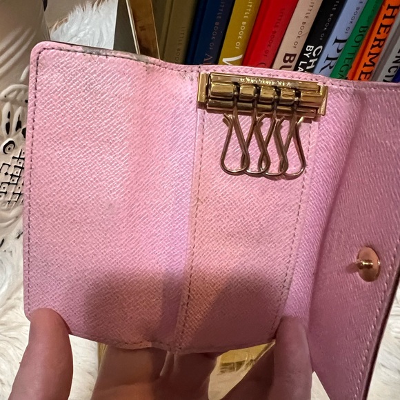 Louis Vuitton Murakami Key Holders Accessories - Picture 4 of 6
